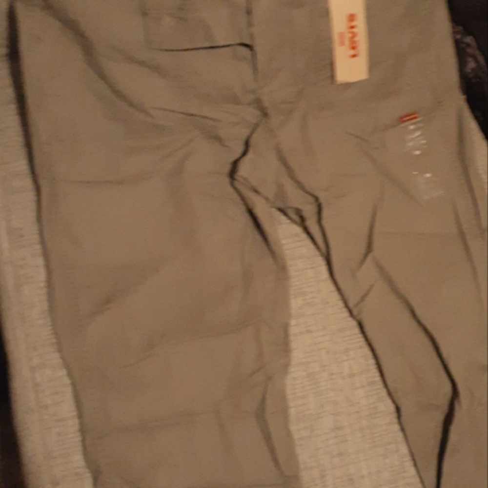 Levi cropped pants